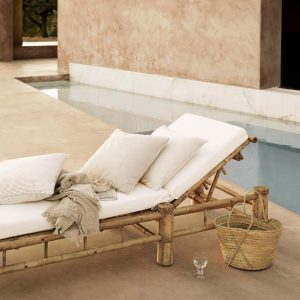 מיטת שיזוף יחיד במבוק