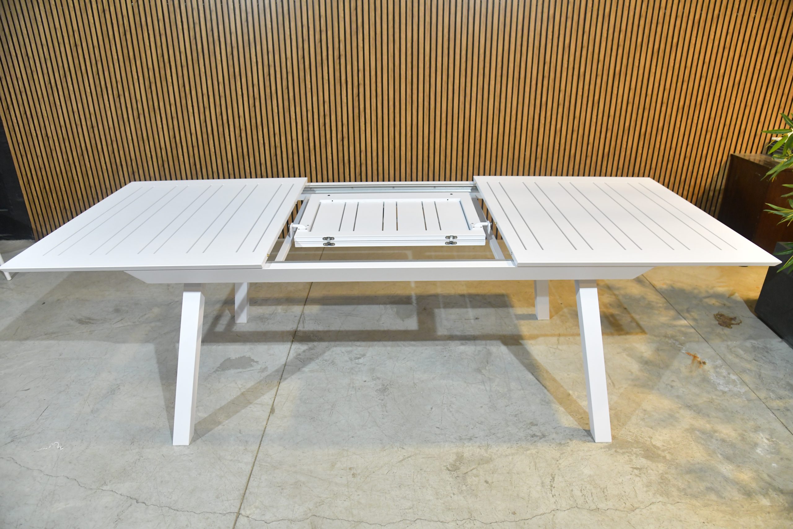 שולחן אלומיניום טקסס צבע לבן נפתח ל-2.43 מ' – תמונה 4