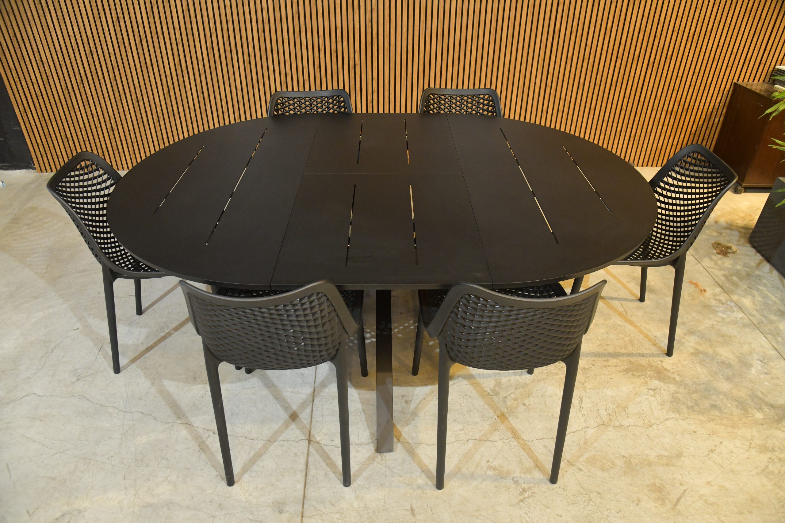 שולחן עגול מונטנה צבע שחור נפתח ל-2 מ' – תמונה 2