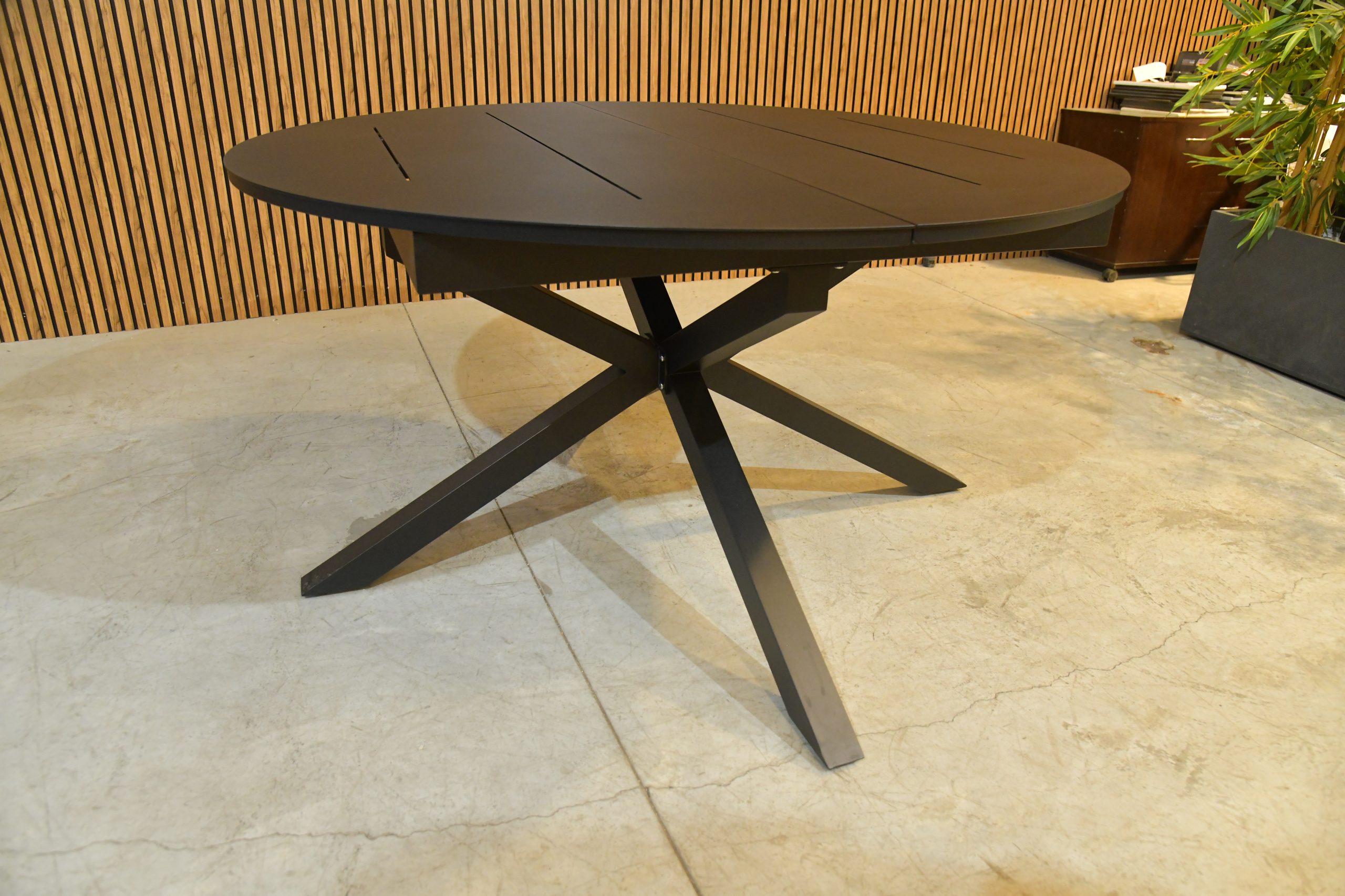 שולחן עגול מונטנה צבע שחור נפתח ל-2 מ' – תמונה 7