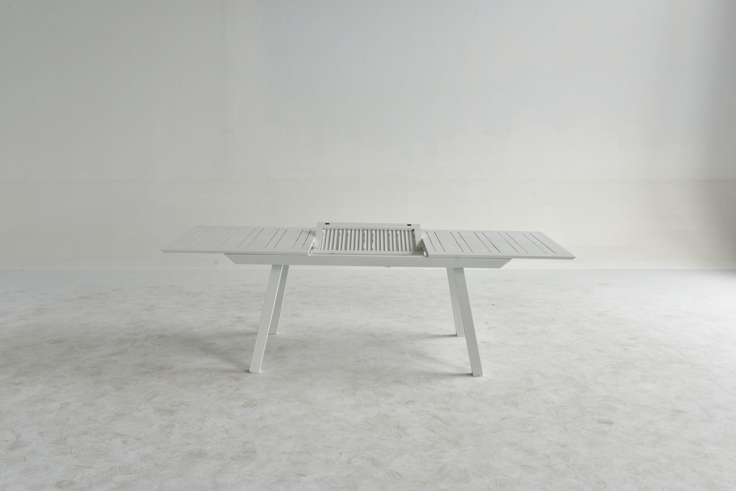 שולחן אלומיניום טקסס צבע לבן נפתח ל-2.43 מ' – תמונה 3